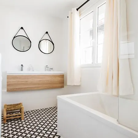 Holiday home Superbe Maison De Centre Bourg *