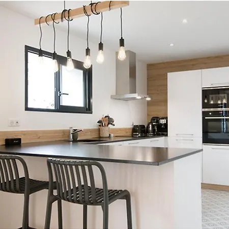 Holiday home Superbe Maison De Centre Bourg La Couarde-sur-Mer